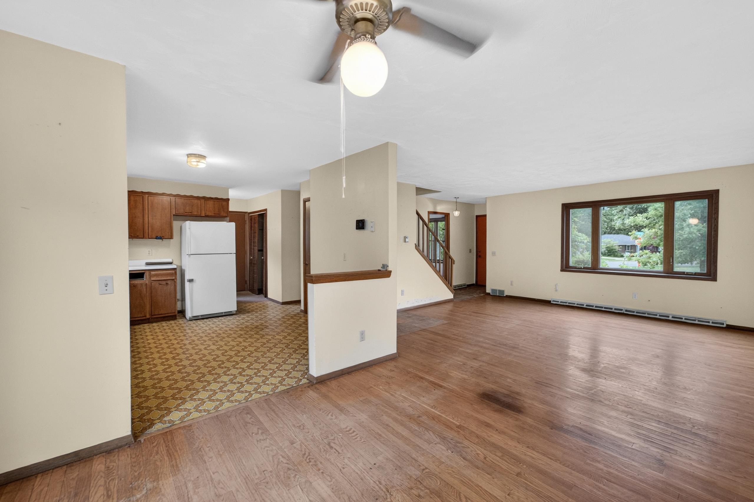 1605 Maple Street Middleton, WI 53562 - Photo 5 of 30