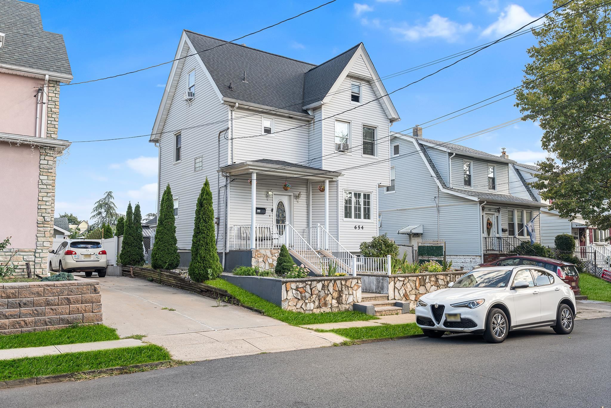 656 Devon Street Kearny, NJ 07032 - Photo 2 of 29
