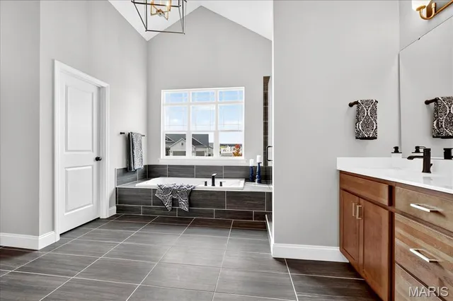 $844,686 | 142 Royal Troon Drive, Dardenne Prairie, MO 63368