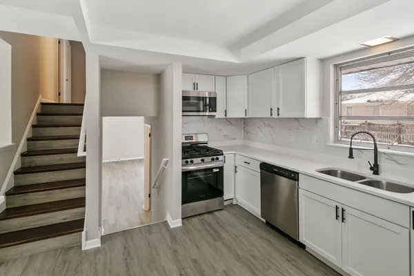 $424,700 | 9204 South Kedvale Avenue, Oak Lawn, IL 60453