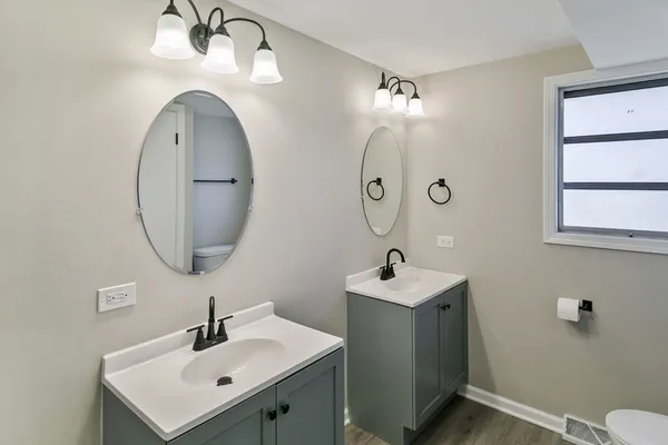$424,700 | 9204 South Kedvale Avenue, Oak Lawn, IL 60453