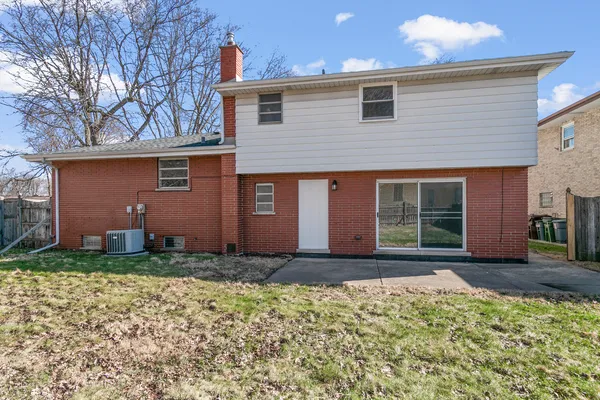 $424,700 | 9204 South Kedvale Avenue, Oak Lawn, IL 60453