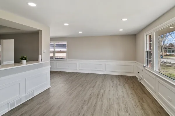 $424,700 | 9204 South Kedvale Avenue, Oak Lawn, IL 60453