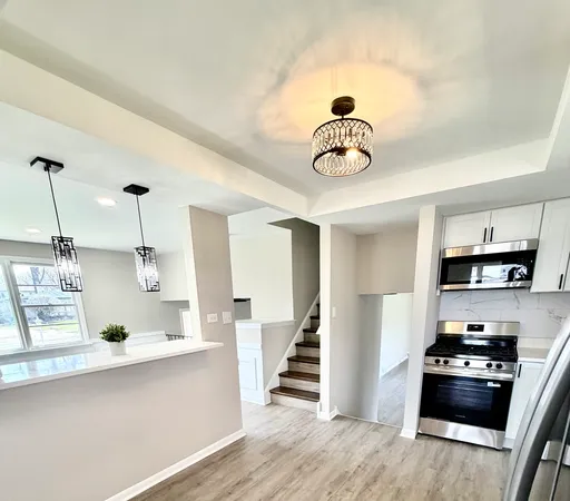 $424,700 | 9204 South Kedvale Avenue, Oak Lawn, IL 60453