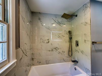 166 Hibernia Road Salt Point, NY 12578 - Photo 15 of 22 Hallway bath with shower/tub combination