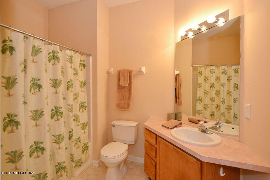 10550 Baymeadows Road, Unit 404 Jacksonville, FL 32256 - Photo 15 of 31 Master Bathroom - Tub w/Shower