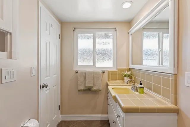 $1,112,000 | 105 Country Club Court, Glendora, CA 91741