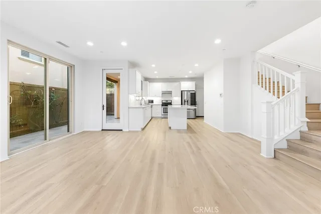 $1,550,000 | 75 Henson, Irvine, CA 92620