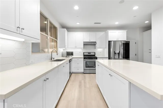 $1,550,000 | 75 Henson, Irvine, CA 92620