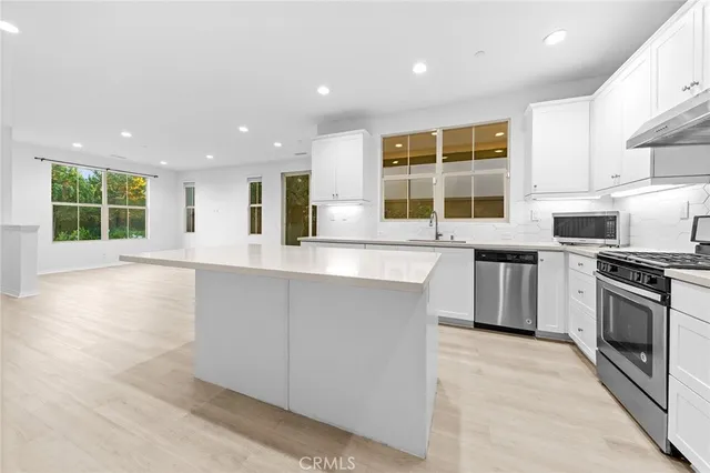 $1,550,000 | 75 Henson, Irvine, CA 92620