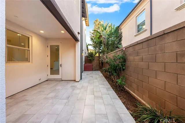 $1,550,000 | 75 Henson, Irvine, CA 92620