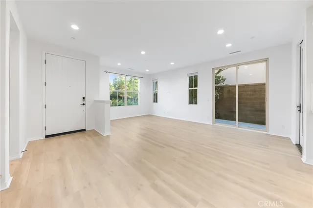 $1,550,000 | 75 Henson, Irvine, CA 92620