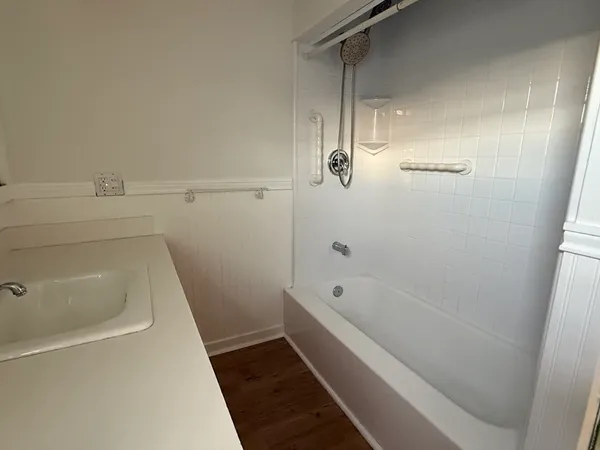 $2,700 | 159 Crescent Street, Unit 2, Quincy, MA 02169