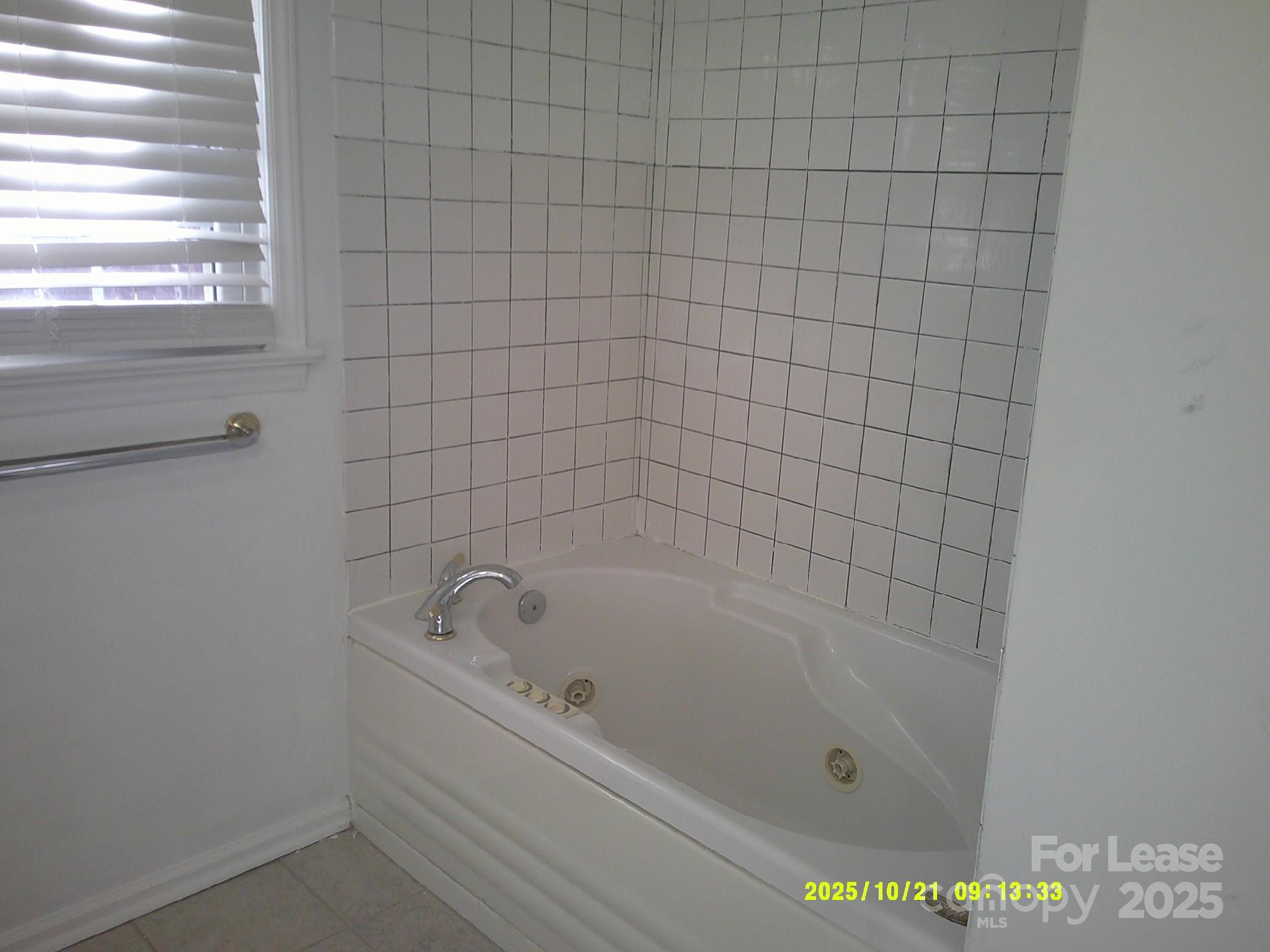1820 12th Street Northeast Hickory, NC 28601 - Photo 16 of 20 a bathroom with a bathtub