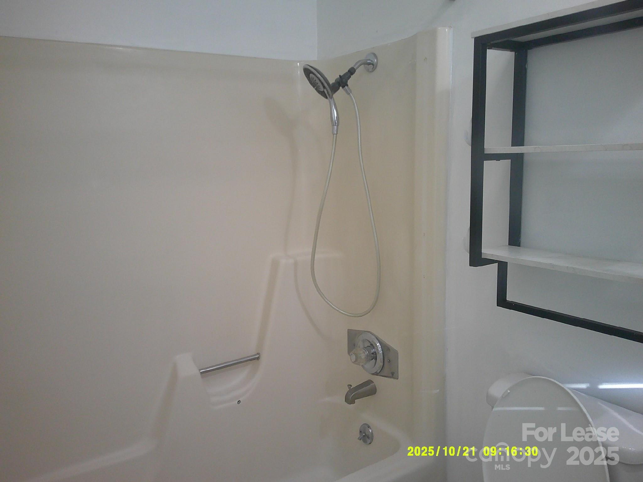 1820 12th Street Northeast Hickory, NC 28601 - Photo 18 of 20 a bathroom with a bath tub