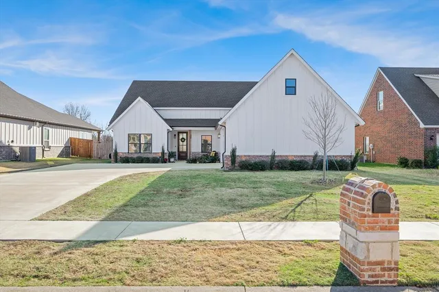 $415,000 | 1825 Meadowview, Canton, TX 75103