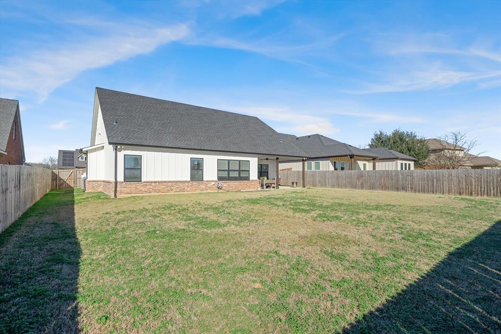 1825 Meadowview Canton, TX 75103 - Photo 35 of 36 a house view with a garden space