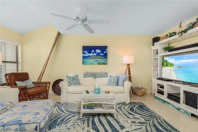 $380,000 | 16751 Bocilla Palms Drive, Unit 9, Bokeelia, FL 33922