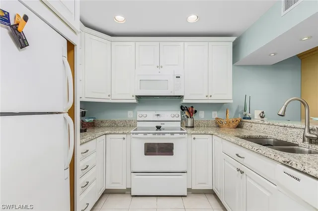 $380,000 | 16751 Bocilla Palms Drive, Unit 9, Bokeelia, FL 33922