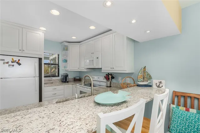 $380,000 | 16751 Bocilla Palms Drive, Unit 9, Bokeelia, FL 33922