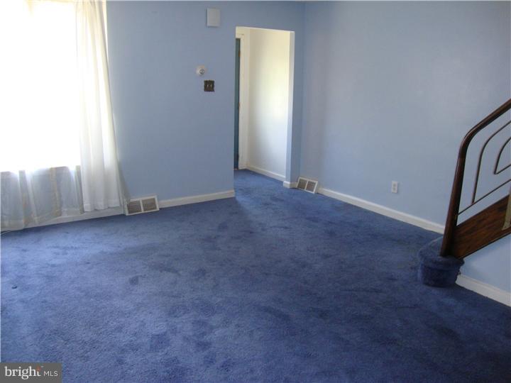 302 East Claremont Road Philadelphia, PA 19120 - Photo 4 of 18 Living Room