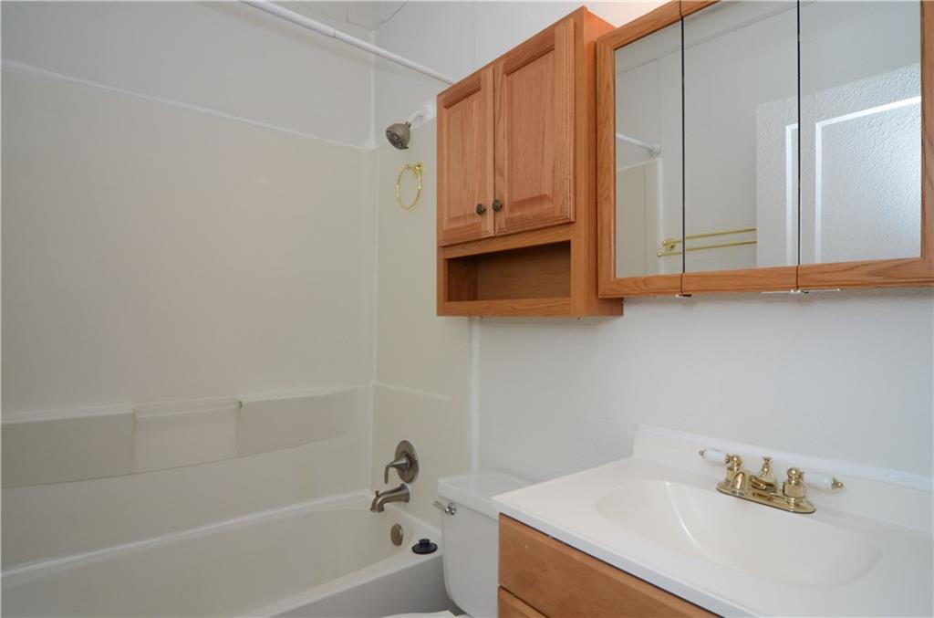 19 Rhodes Avenue Pittsburgh, PA 15220 - Photo 19 of 24 Bathroom