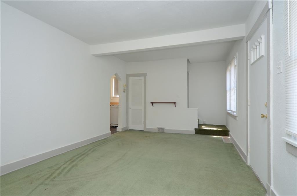 19 Rhodes Avenue Pittsburgh, PA 15220 - Photo 6 of 24 Living Room