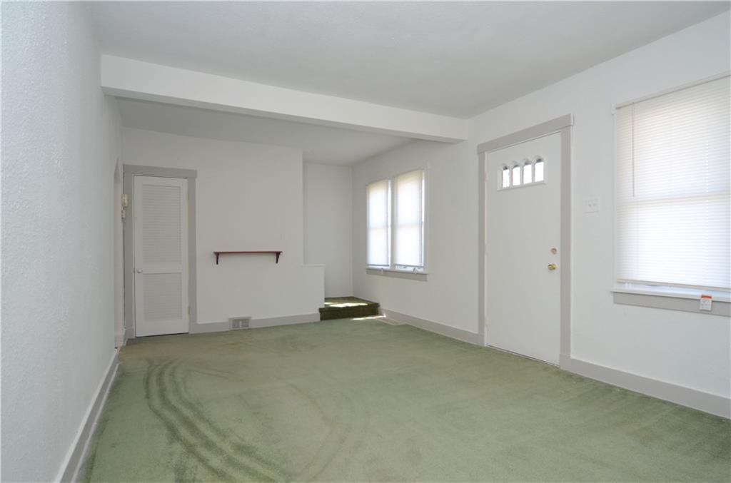 19 Rhodes Avenue Pittsburgh, PA 15220 - Photo 7 of 24 Living Room