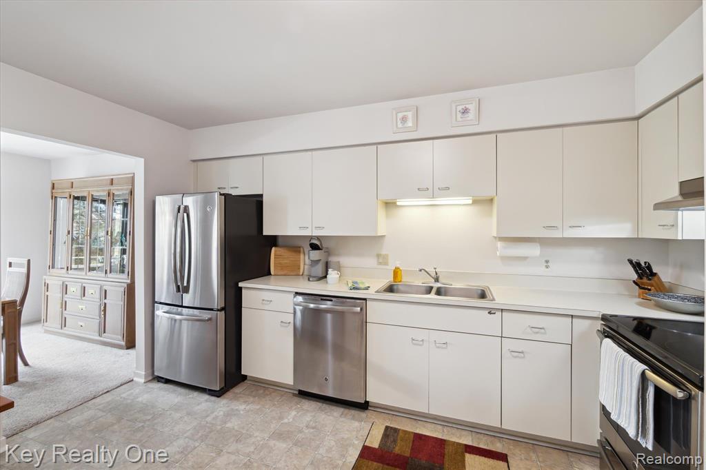 750 Eastbridge Court Rochester Hills, MI 48307 - Photo 12 of 42