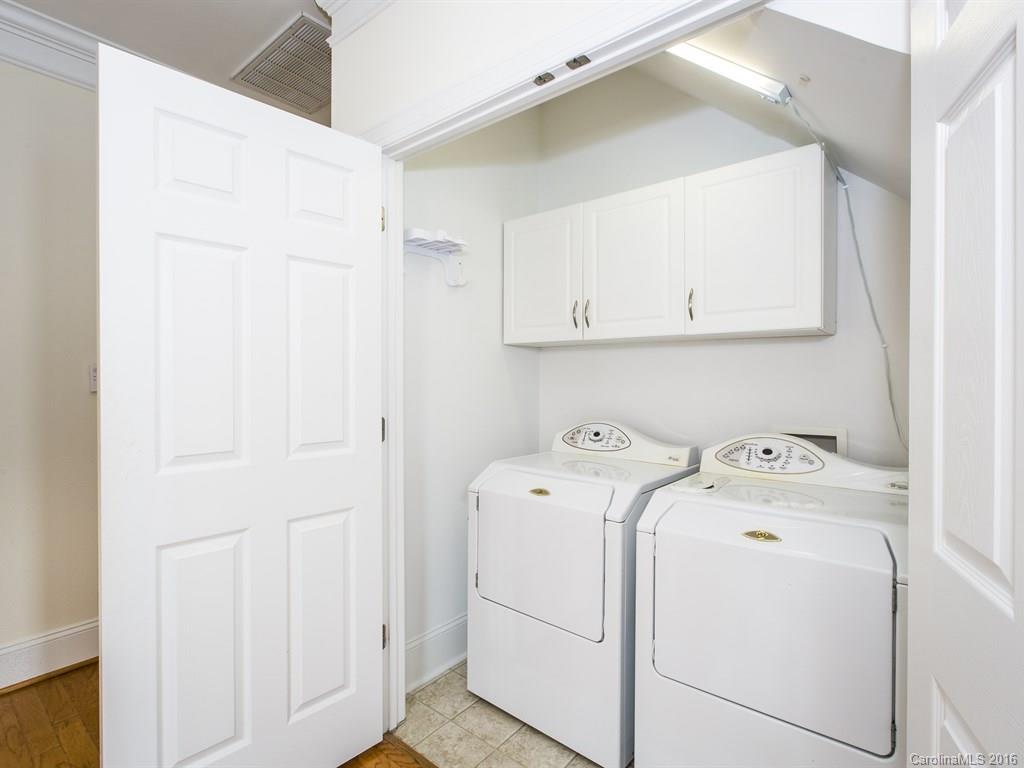 609 Crosswater Lane Fort Mill, SC 29708 - Photo 7 of 24 a utility room with dryer and washer