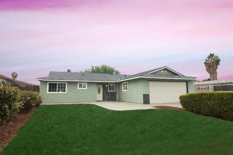 911 East Springfield Avenue Reedley, CA 93654 - Photo 1 of 11