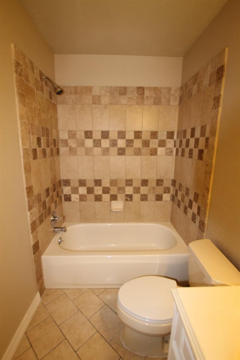 911 East Springfield Avenue Reedley, CA 93654 - Photo 2 of 11
