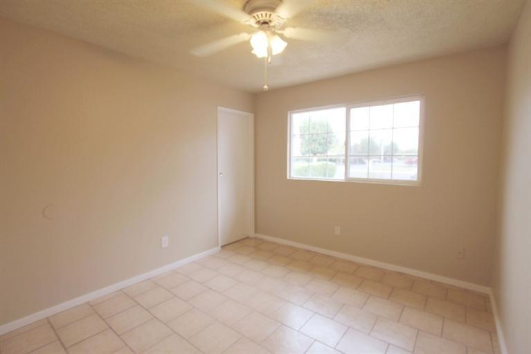 911 East Springfield Avenue Reedley, CA 93654 - Photo 10 of 11