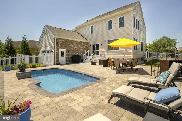 $825,000 | 721 Idlewyld Drive, Middletown, DE 19709