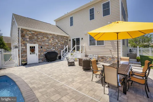 $825,000 | 721 Idlewyld Drive, Middletown, DE 19709