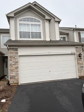 $2,500 | 2337 Summerlin Drive, Aurora, IL 60503