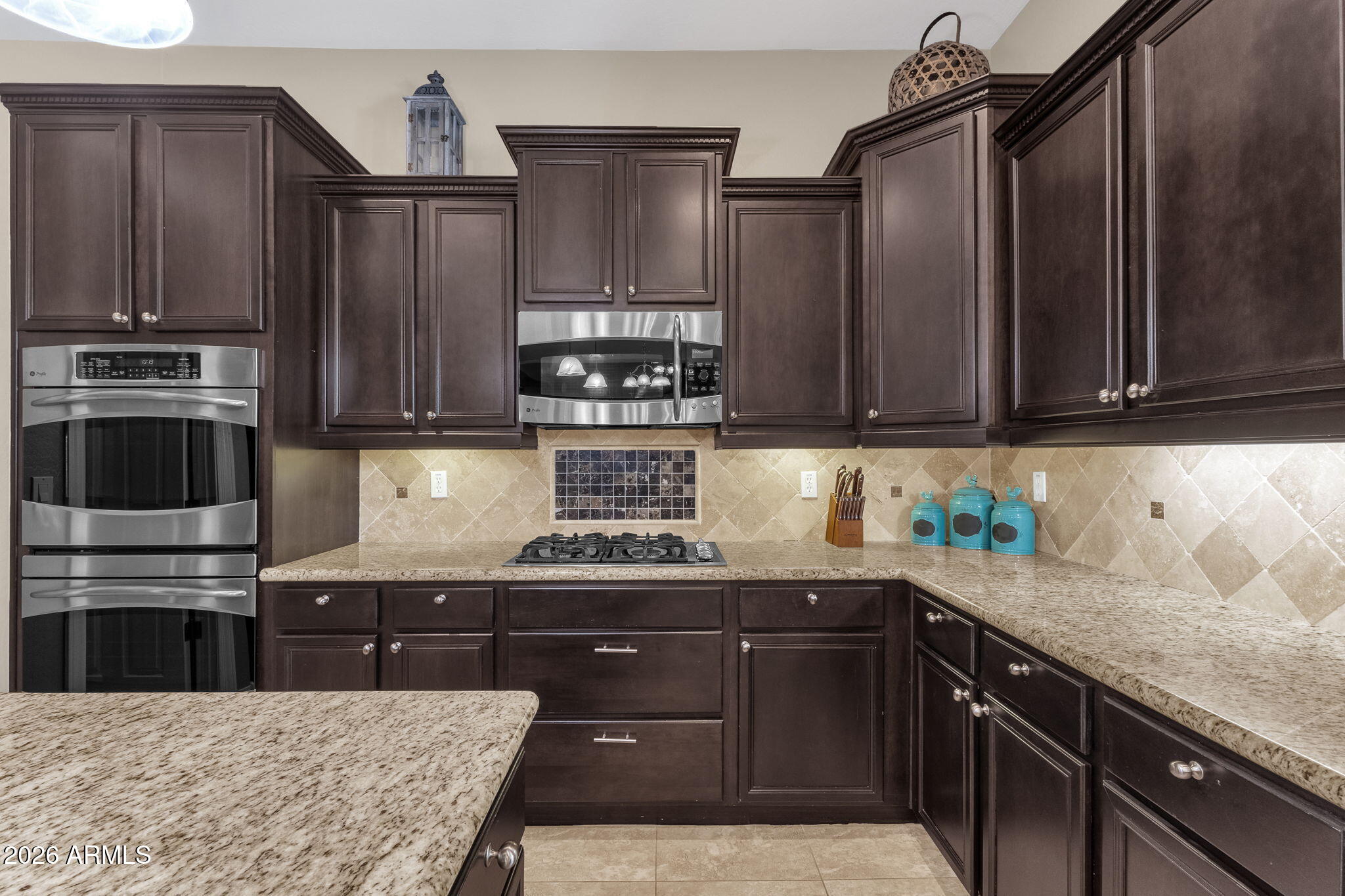 2736 East Powell Way Gilbert, AZ 85298 - Photo 16 of 71 Large Kitchen