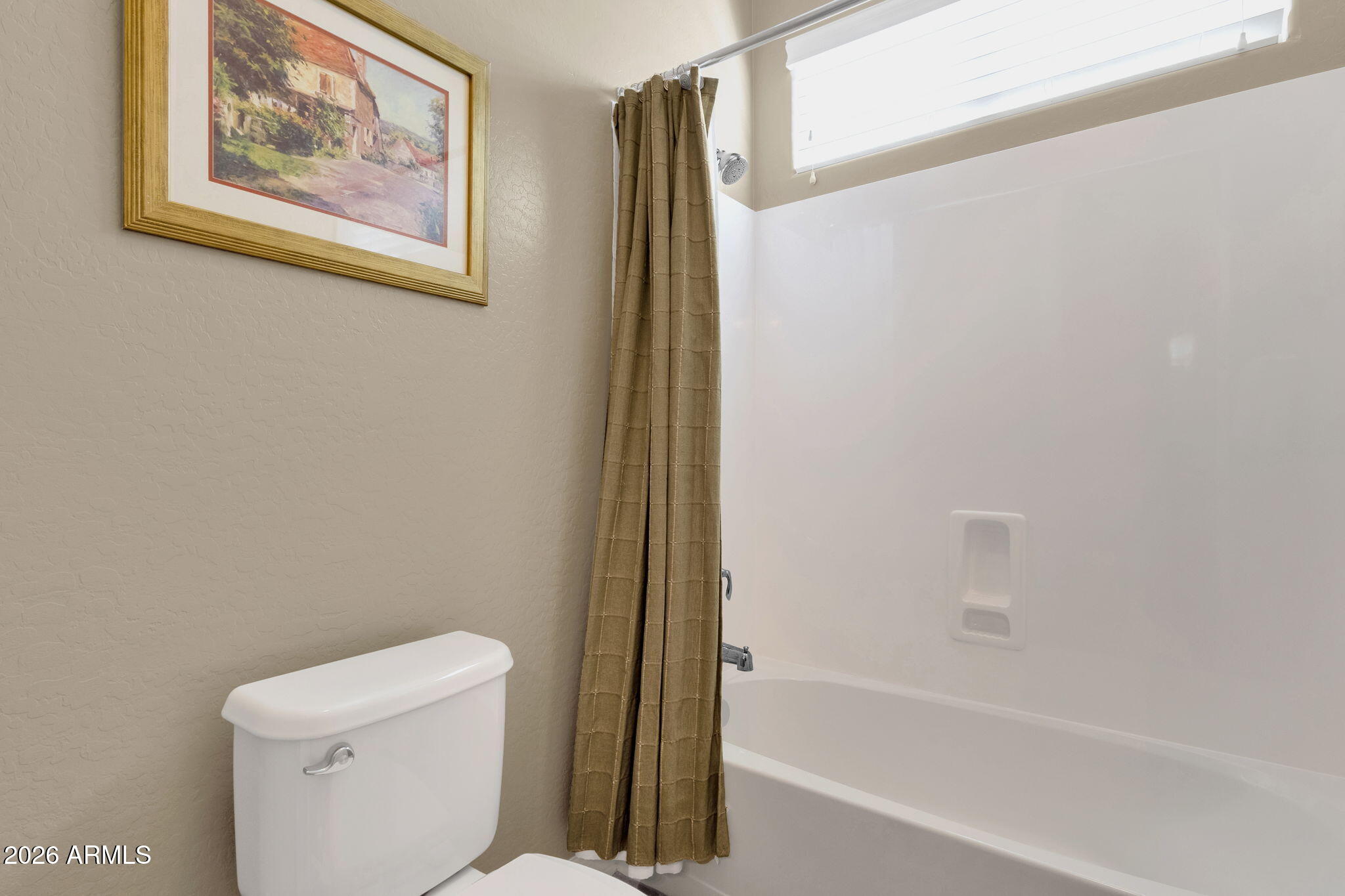 2736 East Powell Way Gilbert, AZ 85298 - Photo 33 of 71 Jack and Jill bathoom