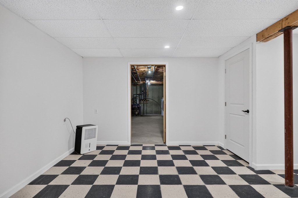 888 Walnut Plain Road Rochester, MA 02770 - Photo 39 of 42 Gallery Image 39