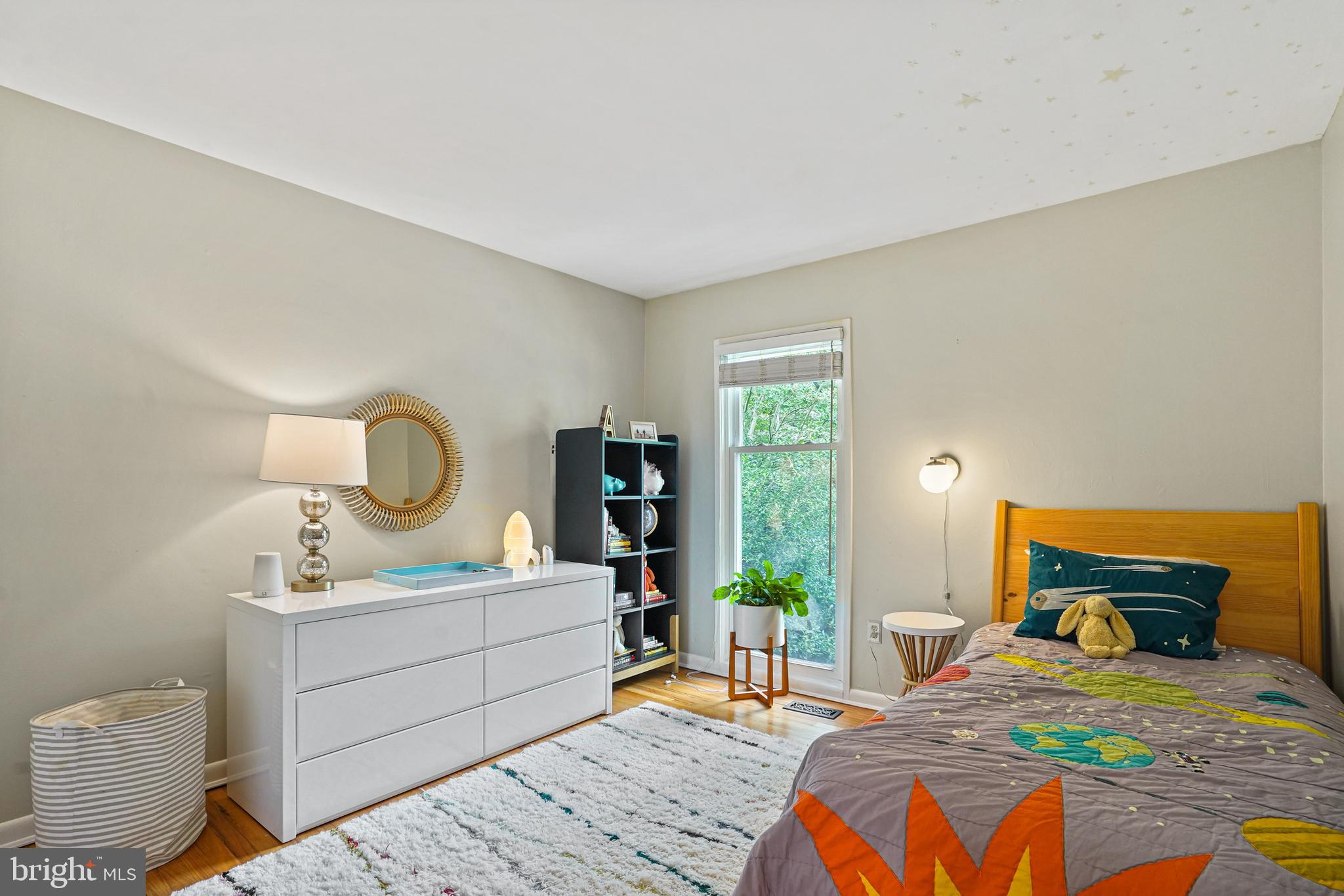 1650 Wainwright Drive Reston, VA 20190 - Photo 19 of 52 Bedroom #2 i