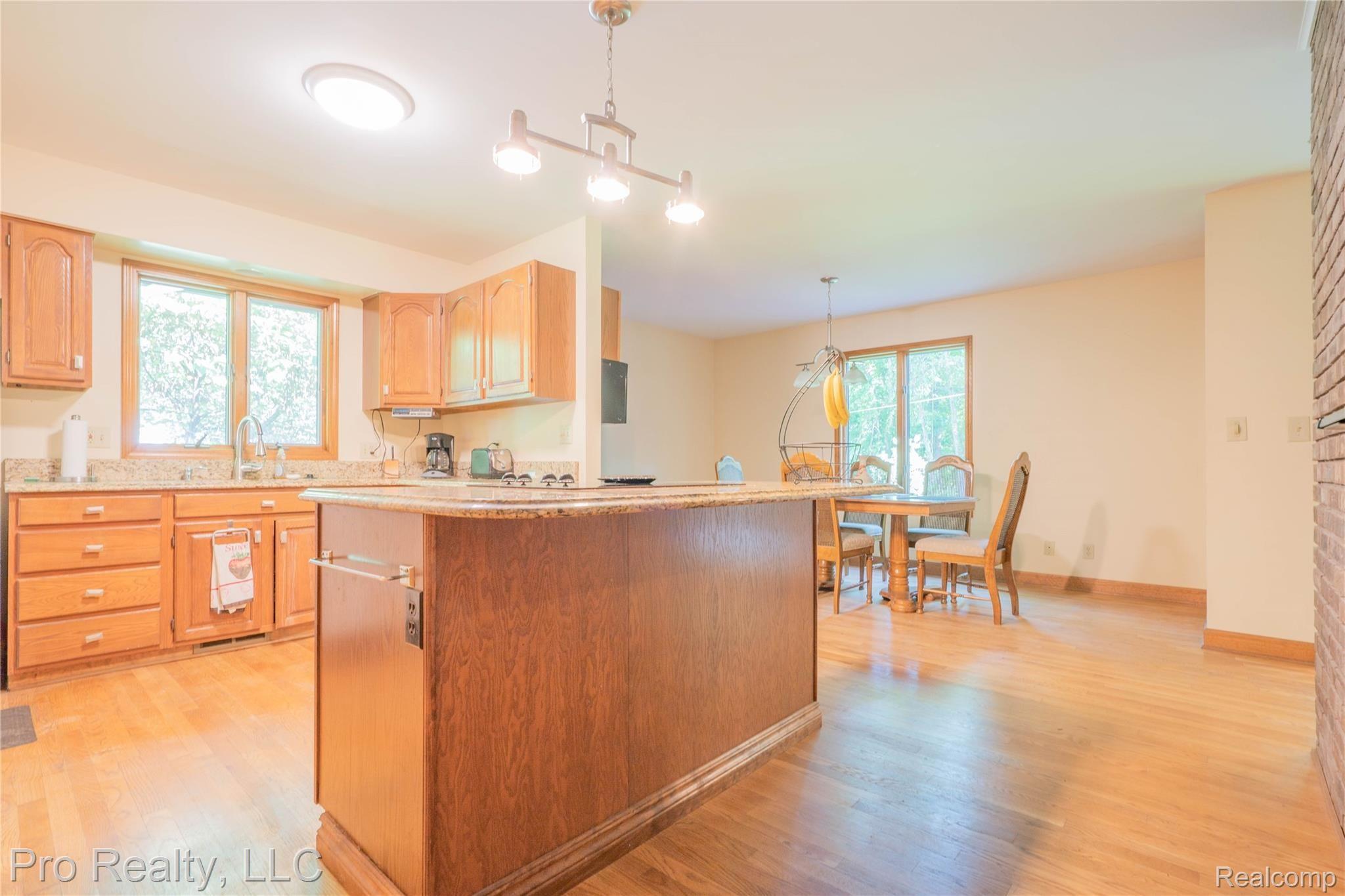 7124 Cowell Road Brighton, MI 48116 - Photo 7 of 21 7124Cowell-5.jpg