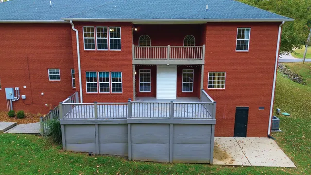 $810,000 | 1036 Cherry Springs Drive, Cottontown, TN 37048