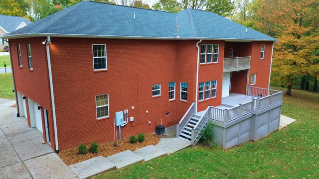 $810,000 | 1036 Cherry Springs Drive, Cottontown, TN 37048