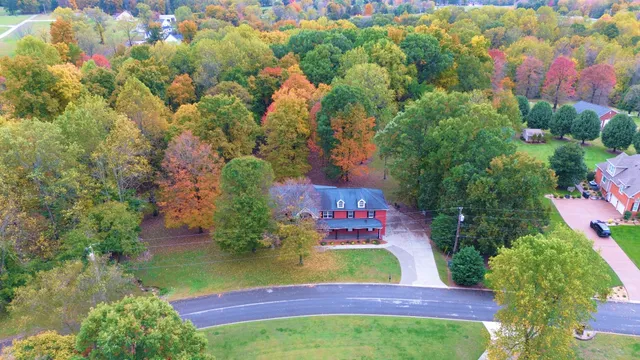 $810,000 | 1036 Cherry Springs Drive, Cottontown, TN 37048