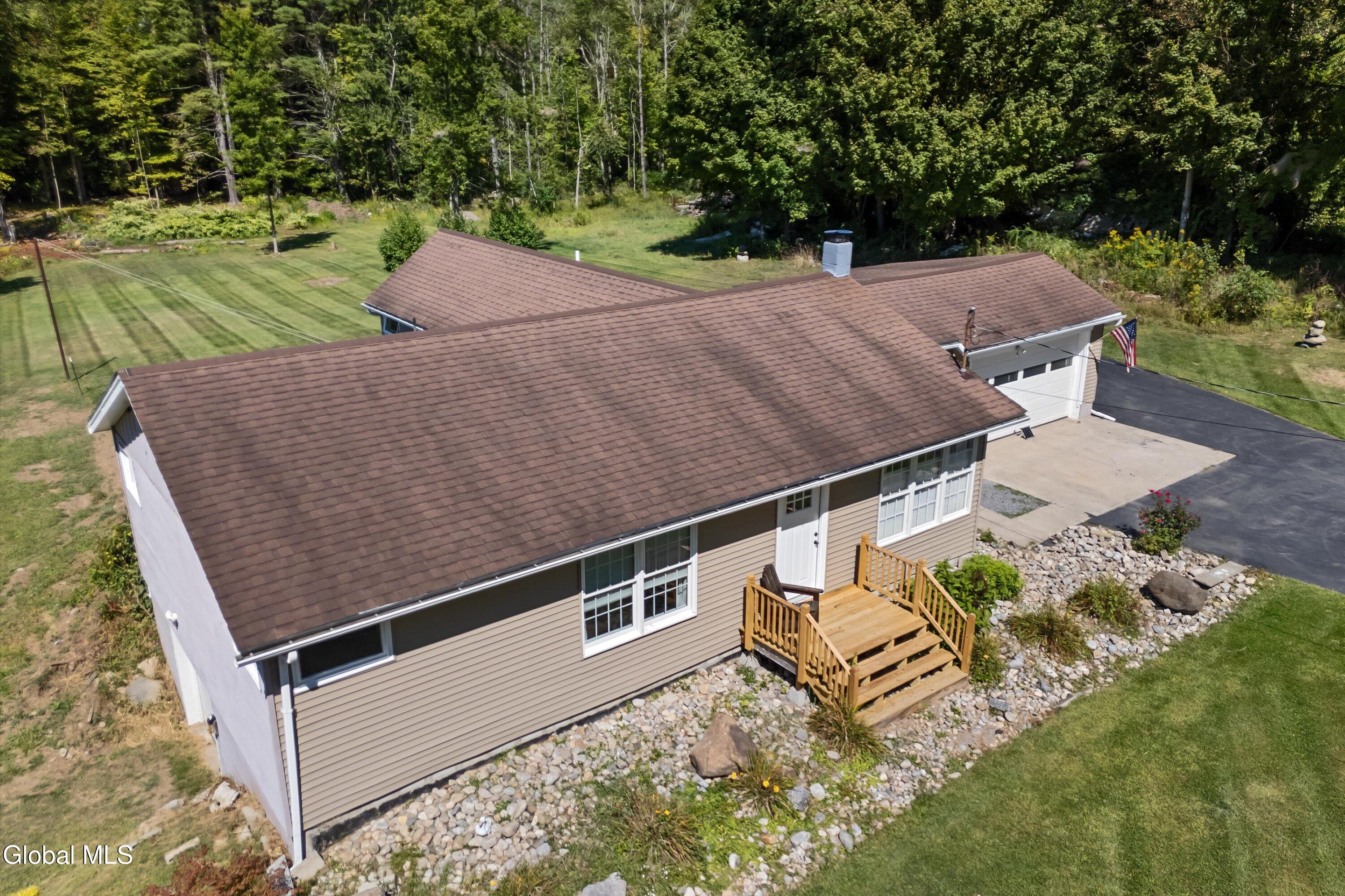 329 Lakeview Road Broadalbin, NY 12025 - Photo 4 of 47 22-329 Lakeview Rd-22