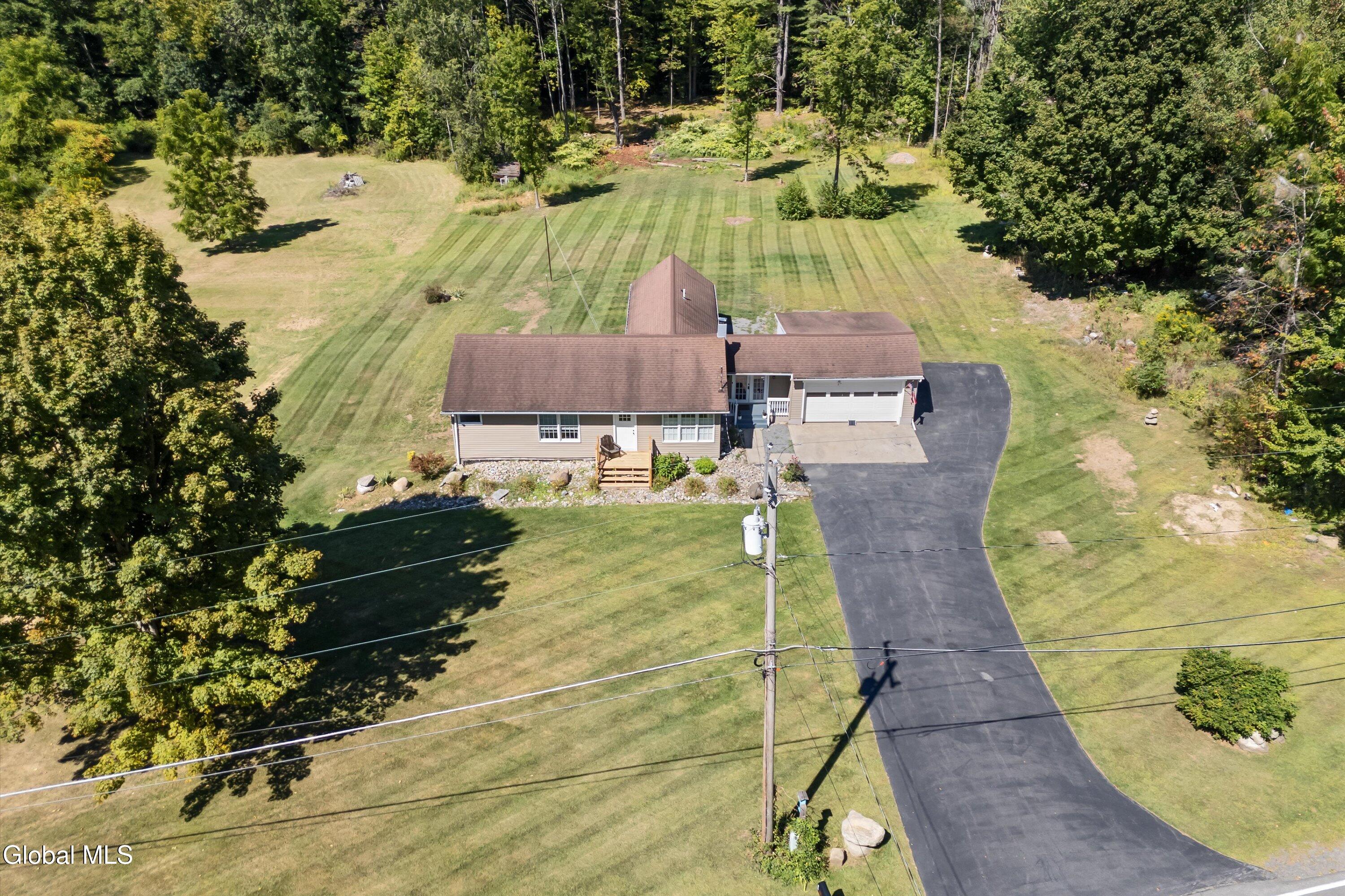 329 Lakeview Road Broadalbin, NY 12025 - Photo 7 of 47 40-329 Lakeview Rd-40