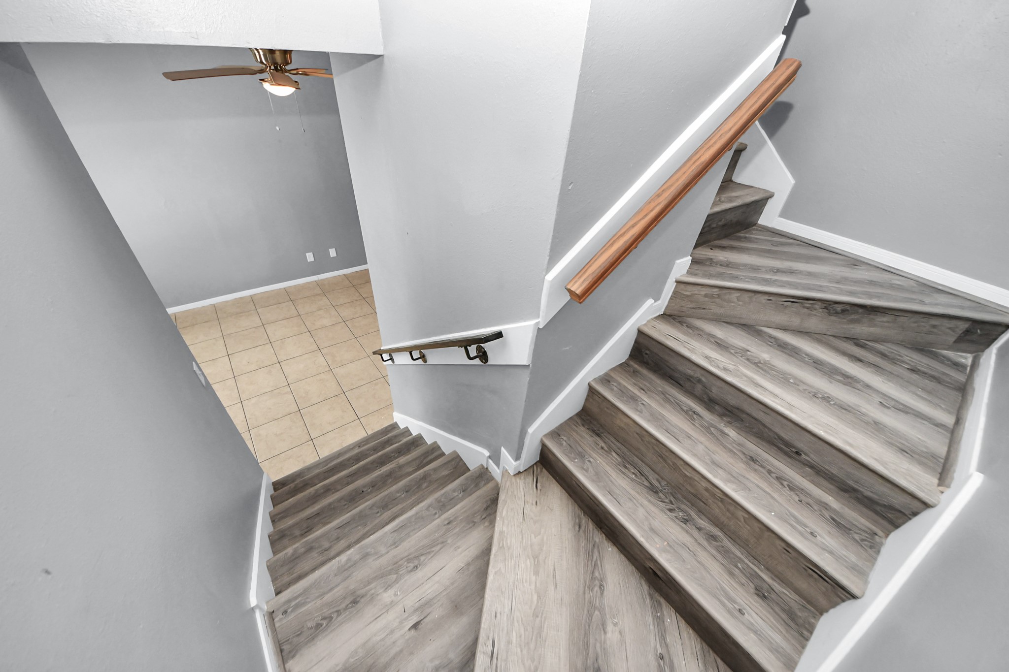 8126 Jutland Road Houston, TX 77033 - Photo 29 of 46 a view of entryway