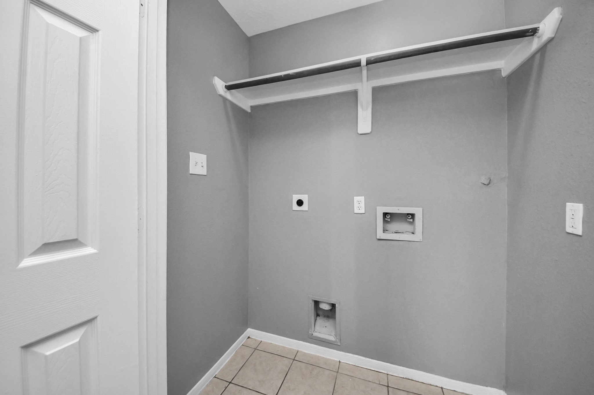 8126 Jutland Road Houston, TX 77033 - Photo 38 of 46 a view of an empty walk in closet