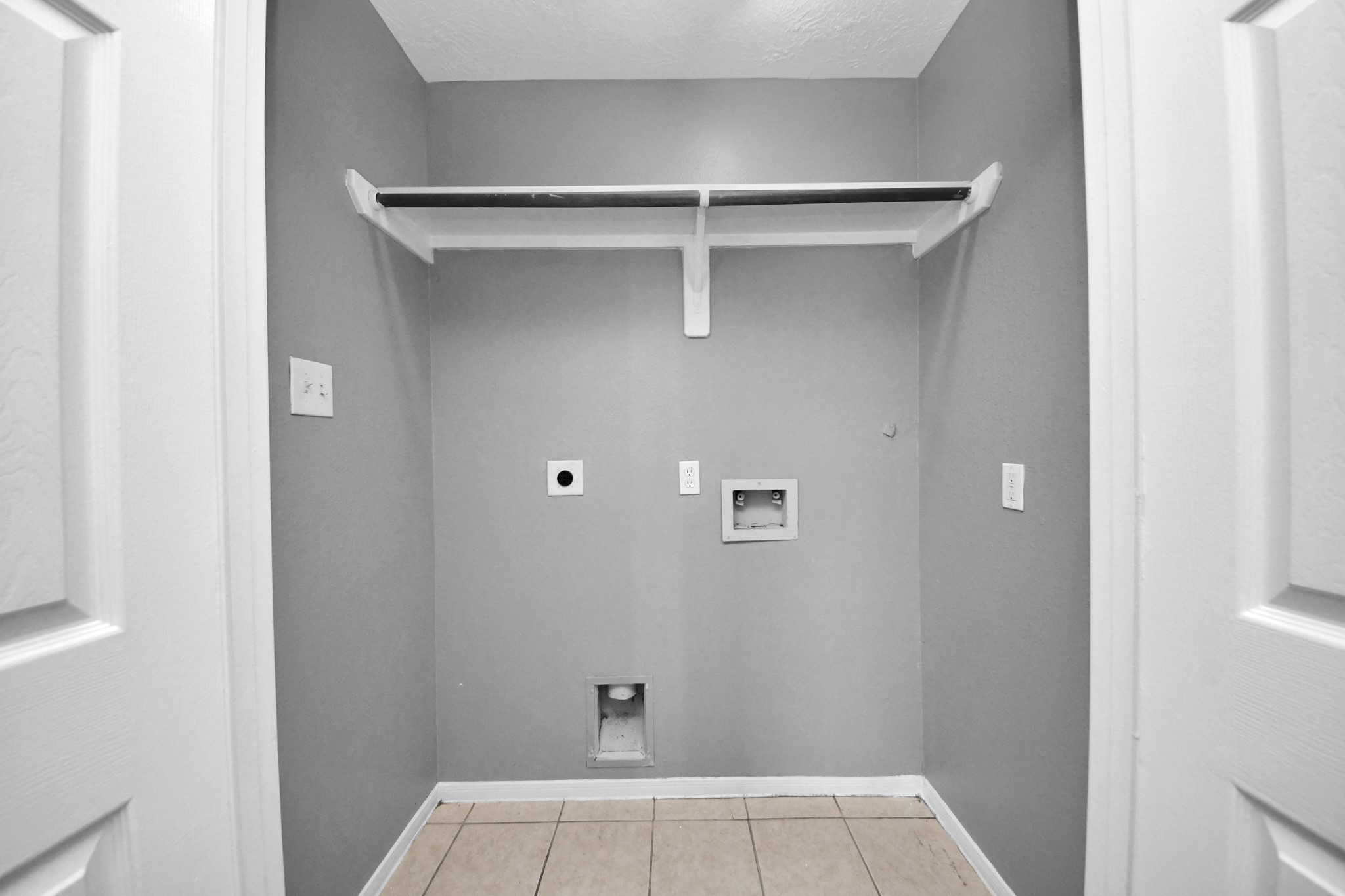 8126 Jutland Road Houston, TX 77033 - Photo 39 of 46 a view of bathroom