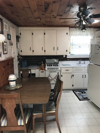 16 Upland Road Wareham, MA 02558 - Photo 5 of 14